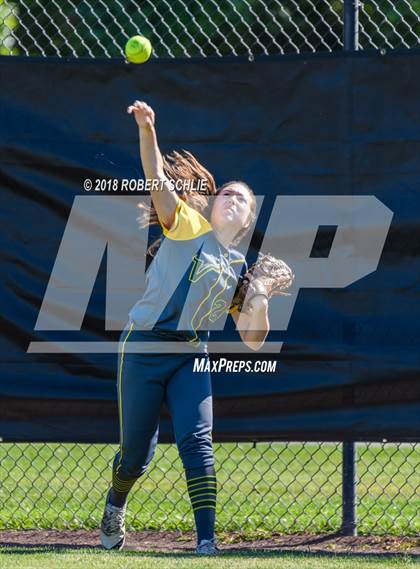 Thumbnail 3 in Vanden vs. Benicia (D3 CIF SJS Final Game 1) photogallery.