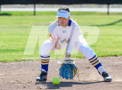 Thumbnail 2 in Vanden vs. Benicia (D3 CIF SJS Final Game 1) photogallery.