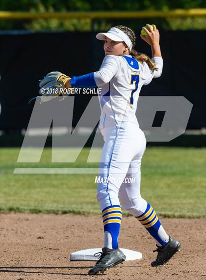 Thumbnail 3 in Vanden vs. Benicia (D3 CIF SJS Final Game 1) photogallery.