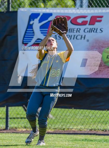 Thumbnail 1 in Vanden vs. Benicia (D3 CIF SJS Final Game 1) photogallery.