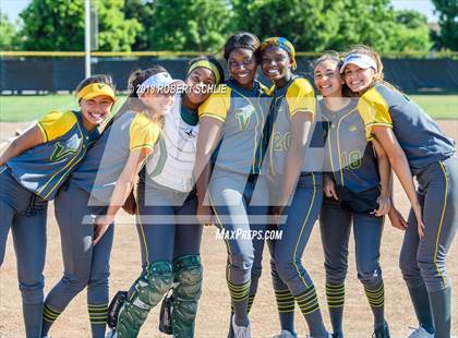 Thumbnail 2 in Vanden vs. Benicia (D3 CIF SJS Final Game 1) photogallery.