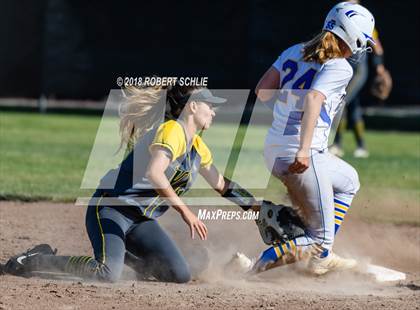Thumbnail 2 in Vanden vs. Benicia (D3 CIF SJS Final Game 1) photogallery.