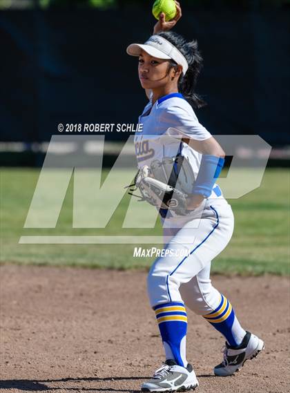 Thumbnail 1 in Vanden vs. Benicia (D3 CIF SJS Final Game 1) photogallery.