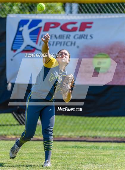 Thumbnail 3 in Vanden vs. Benicia (D3 CIF SJS Final Game 1) photogallery.