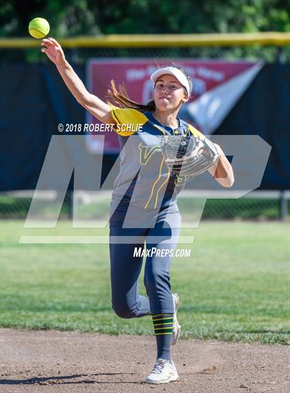 Thumbnail 3 in Vanden vs. Benicia (D3 CIF SJS Final Game 1) photogallery.