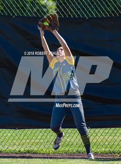 Thumbnail 2 in Vanden vs. Benicia (D3 CIF SJS Final Game 1) photogallery.