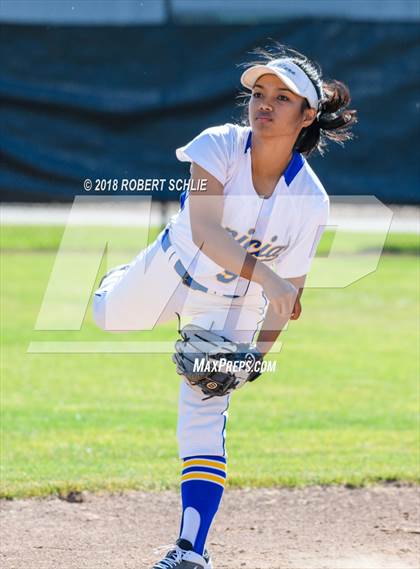 Thumbnail 2 in Vanden vs. Benicia (D3 CIF SJS Final Game 1) photogallery.