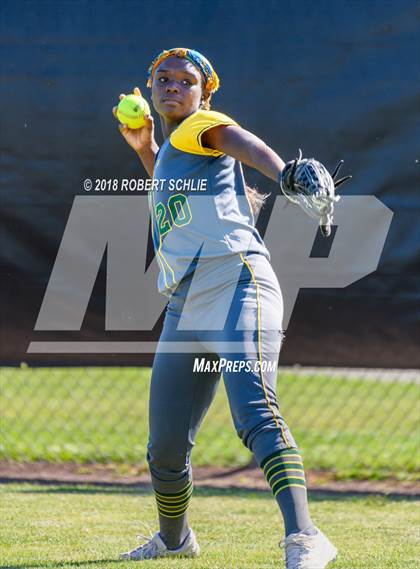 Thumbnail 3 in Vanden vs. Benicia (D3 CIF SJS Final Game 1) photogallery.