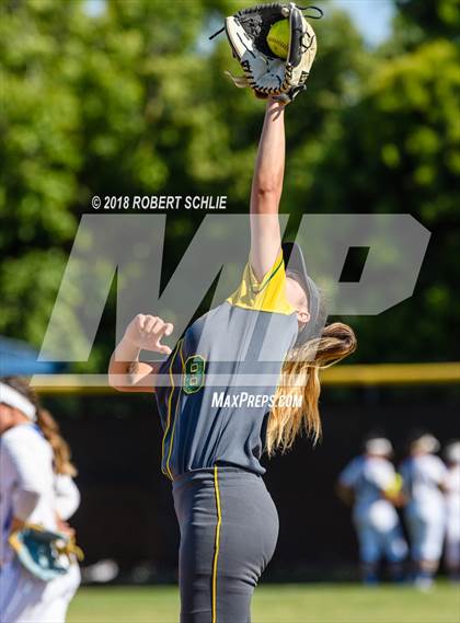 Thumbnail 2 in Vanden vs. Benicia (D3 CIF SJS Final Game 1) photogallery.