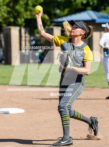 Thumbnail 3 in Vanden vs. Benicia (D3 CIF SJS Final Game 1) photogallery.