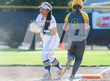 Thumbnail 3 in Vanden vs. Benicia (D3 CIF SJS Final Game 1) photogallery.