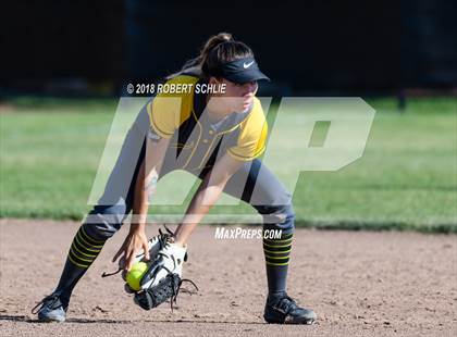 Thumbnail 3 in Vanden vs. Benicia (D3 CIF SJS Final Game 1) photogallery.