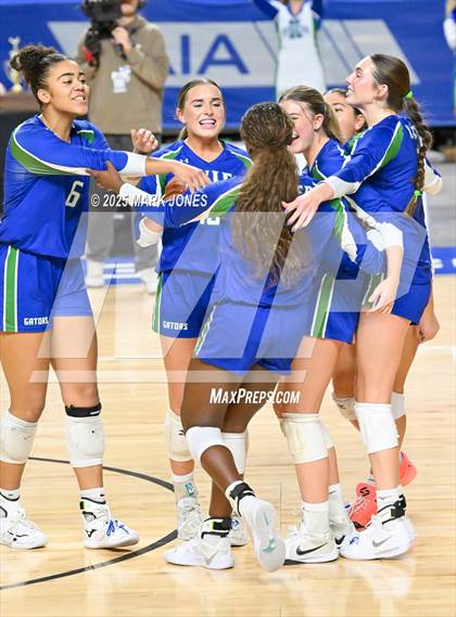 Thumbnail 3 in Xavier College Prep vs. Corona del Sol (AIA 6A Final) photogallery.