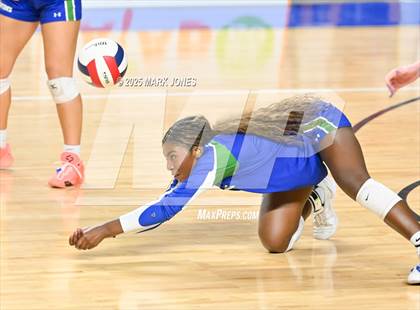 Thumbnail 2 in Xavier College Prep vs. Corona del Sol (AIA 6A Final) photogallery.