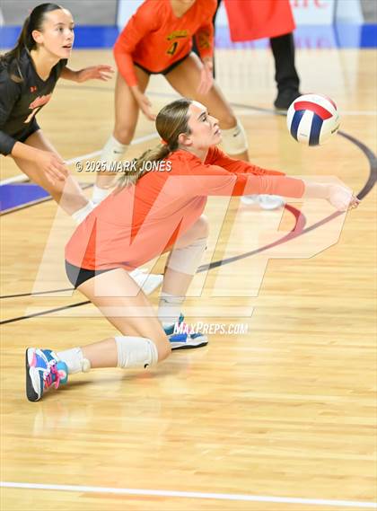 Thumbnail 2 in Xavier College Prep vs. Corona del Sol (AIA 6A Final) photogallery.