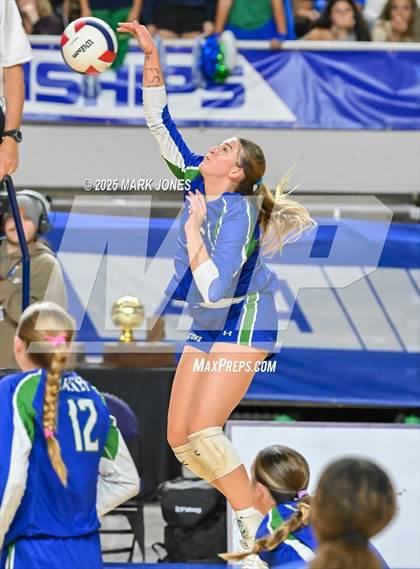 Thumbnail 2 in Xavier College Prep vs. Corona del Sol (AIA 6A Final) photogallery.