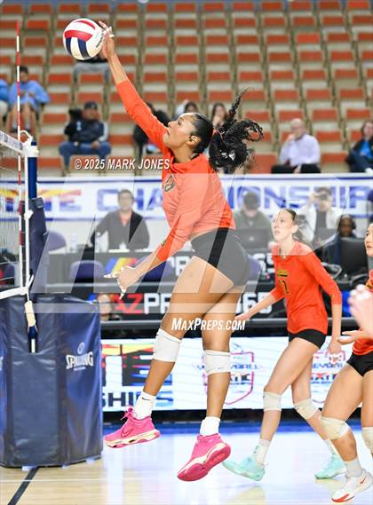 Thumbnail 3 in Xavier College Prep vs. Corona del Sol (AIA 6A Final) photogallery.