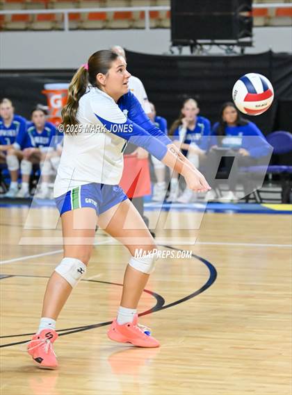 Thumbnail 2 in Xavier College Prep vs. Corona del Sol (AIA 6A Final) photogallery.