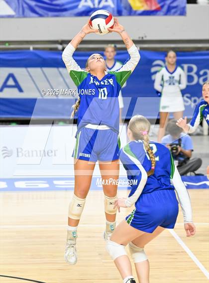 Thumbnail 2 in Xavier College Prep vs. Corona del Sol (AIA 6A Final) photogallery.