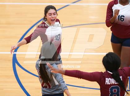 Thumbnail 3 in Memorial vs. Rowlett (Texas Open) photogallery.