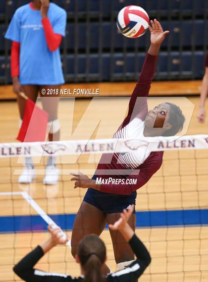 Thumbnail 2 in Memorial vs. Rowlett (Texas Open) photogallery.