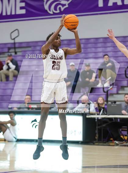 Thumbnail 3 in Judge Memorial vs. Elko (Riverton Holiday Tournament) photogallery.