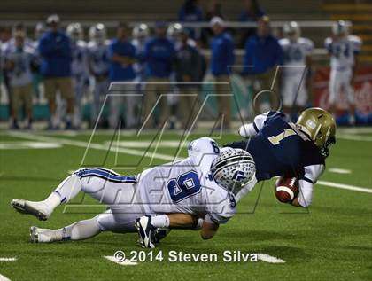 Thumbnail 2 in La Jolla Country Day vs. Vincent Memorial (CIF SDS D5 Final) photogallery.