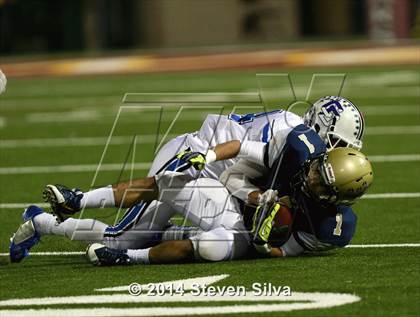 Thumbnail 3 in La Jolla Country Day vs. Vincent Memorial (CIF SDS D5 Final) photogallery.
