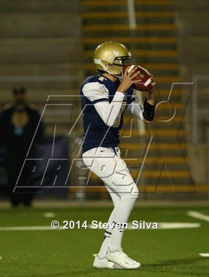 Thumbnail 1 in La Jolla Country Day vs. Vincent Memorial (CIF SDS D5 Final) photogallery.