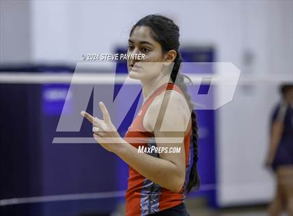 Thumbnail 2 in AIA D1/D2 Badminton Semis (Singles/Doubles) photogallery.