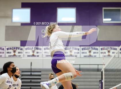 Thumbnail 1 in Ardrey Kell vs Davie (NCHSAA Round 3) photogallery.