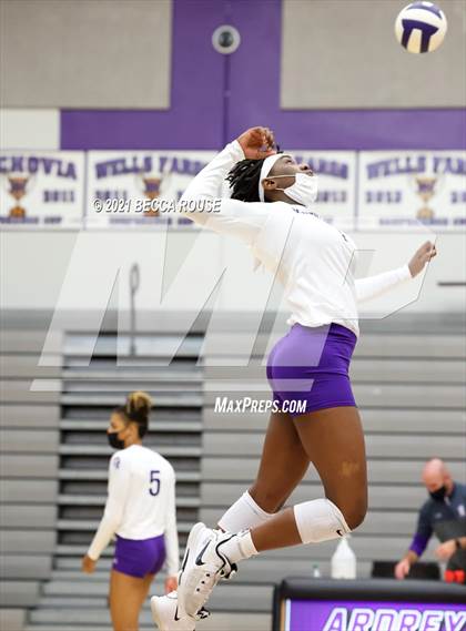 Thumbnail 2 in Ardrey Kell vs Davie (NCHSAA Round 3) photogallery.