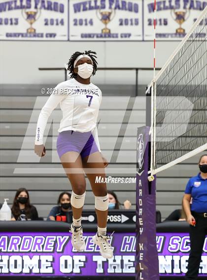 Thumbnail 2 in Ardrey Kell vs Davie (NCHSAA Round 3) photogallery.