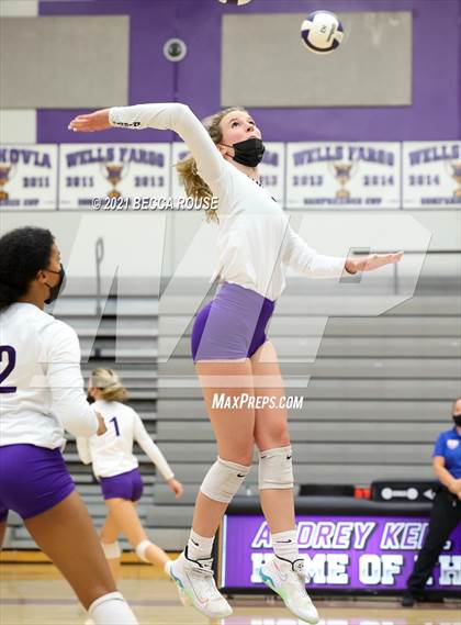Thumbnail 1 in Ardrey Kell vs Davie (NCHSAA Round 3) photogallery.