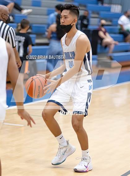 Thumbnail 2 in Kailua vs Kapolei (HHSAA D1 1st Round Playoff) photogallery.