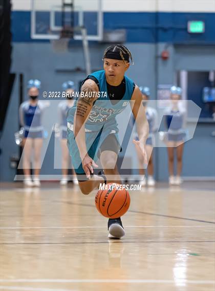 Thumbnail 2 in Kailua vs Kapolei (HHSAA D1 1st Round Playoff) photogallery.