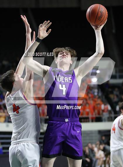 Thumbnail 2 in Pickerington Central vs Olentangy Orange (OHSAA D1 Regional Final) photogallery.