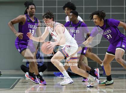 Thumbnail 3 in Pickerington Central vs Olentangy Orange (OHSAA D1 Regional Final) photogallery.