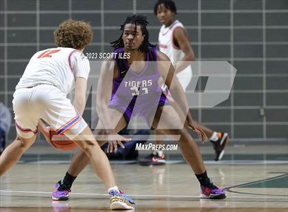 Thumbnail 2 in Pickerington Central vs Olentangy Orange (OHSAA D1 Regional Final) photogallery.