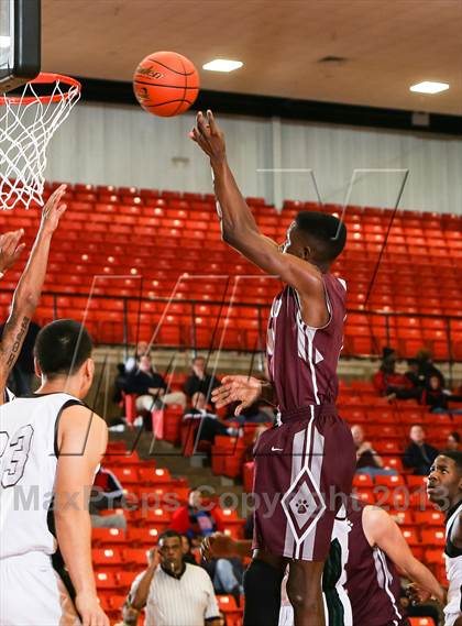 Thumbnail 2 in Trimble Tech vs. Plano (DFW Basketball Challenge) photogallery.