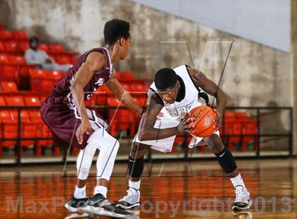 Thumbnail 2 in Trimble Tech vs. Plano (DFW Basketball Challenge) photogallery.
