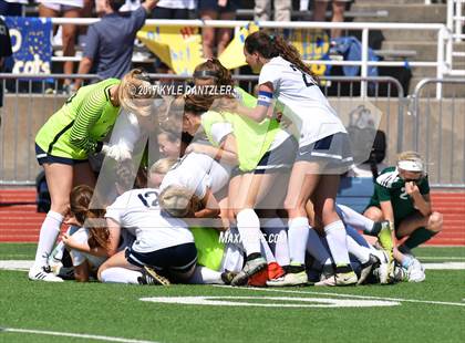 Thumbnail 1 in Highland Park vs Prosper (UIL 5A Region 2 Final) photogallery.