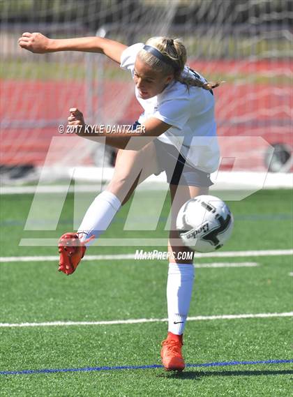 Thumbnail 3 in Highland Park vs Prosper (UIL 5A Region 2 Final) photogallery.
