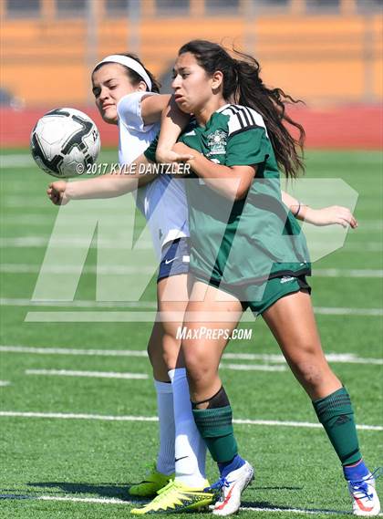 Thumbnail 2 in Highland Park vs Prosper (UIL 5A Region 2 Final) photogallery.