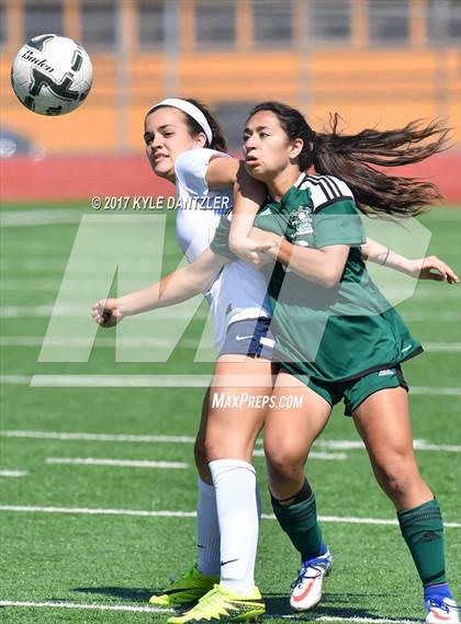 Thumbnail 3 in Highland Park vs Prosper (UIL 5A Region 2 Final) photogallery.