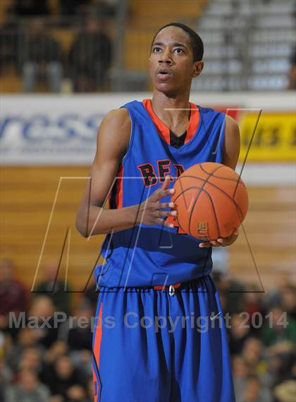 Thumbnail 2 in Rainier Beach vs. Bishop Gorman (Les Schwab Invitational) photogallery.