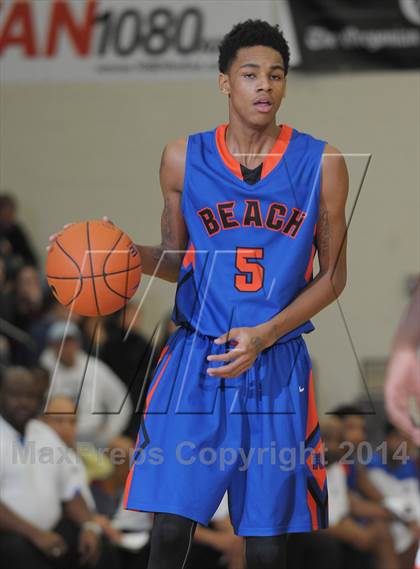Thumbnail 2 in Rainier Beach vs. Bishop Gorman (Les Schwab Invitational) photogallery.