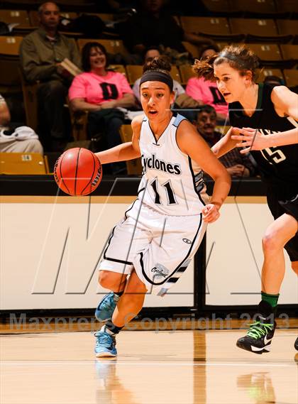 Thumbnail 2 in Pueblo West vs. D'Evelyn (CHSAA 4A Final Four) photogallery.