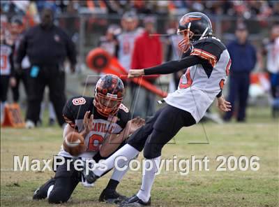 Thumbnail 3 in Merced vs Vacaville (SJS D1 Final) photogallery.