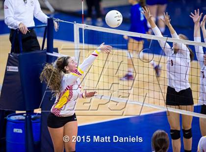 Thumbnail 2 in Chatfield vs. Coronado (CHSAA 5A Playoff) photogallery.